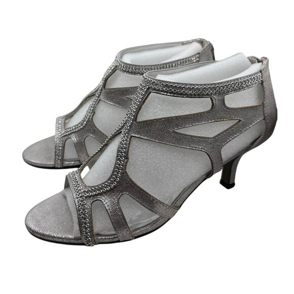 Easy Street Flattery Women's Evening Dress Heels - Picture 2 of 8